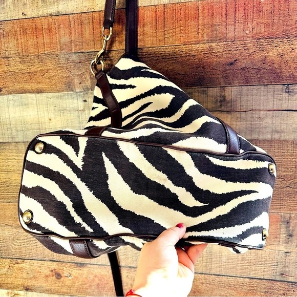 Micheal Kors Animal Print Canvas/Leather Tote Bag - Picture 7 of 11